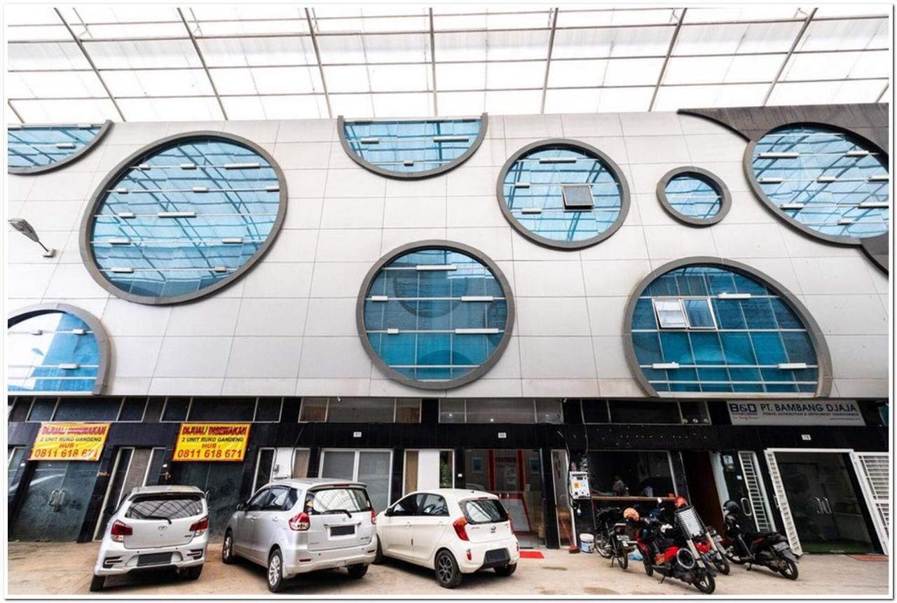 Reddoorz Plus @ Centrium Katamso Medan Exterior foto